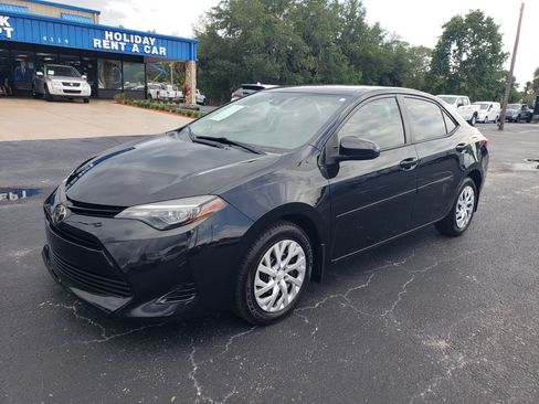 Used 2017 Toyota Corolla LE image 2