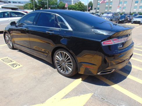 Used 2015 Lincoln MKZ image 6