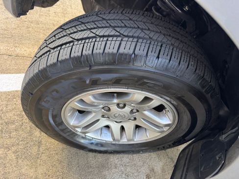 Used 2006 Toyota Sequoia SR5 image 32