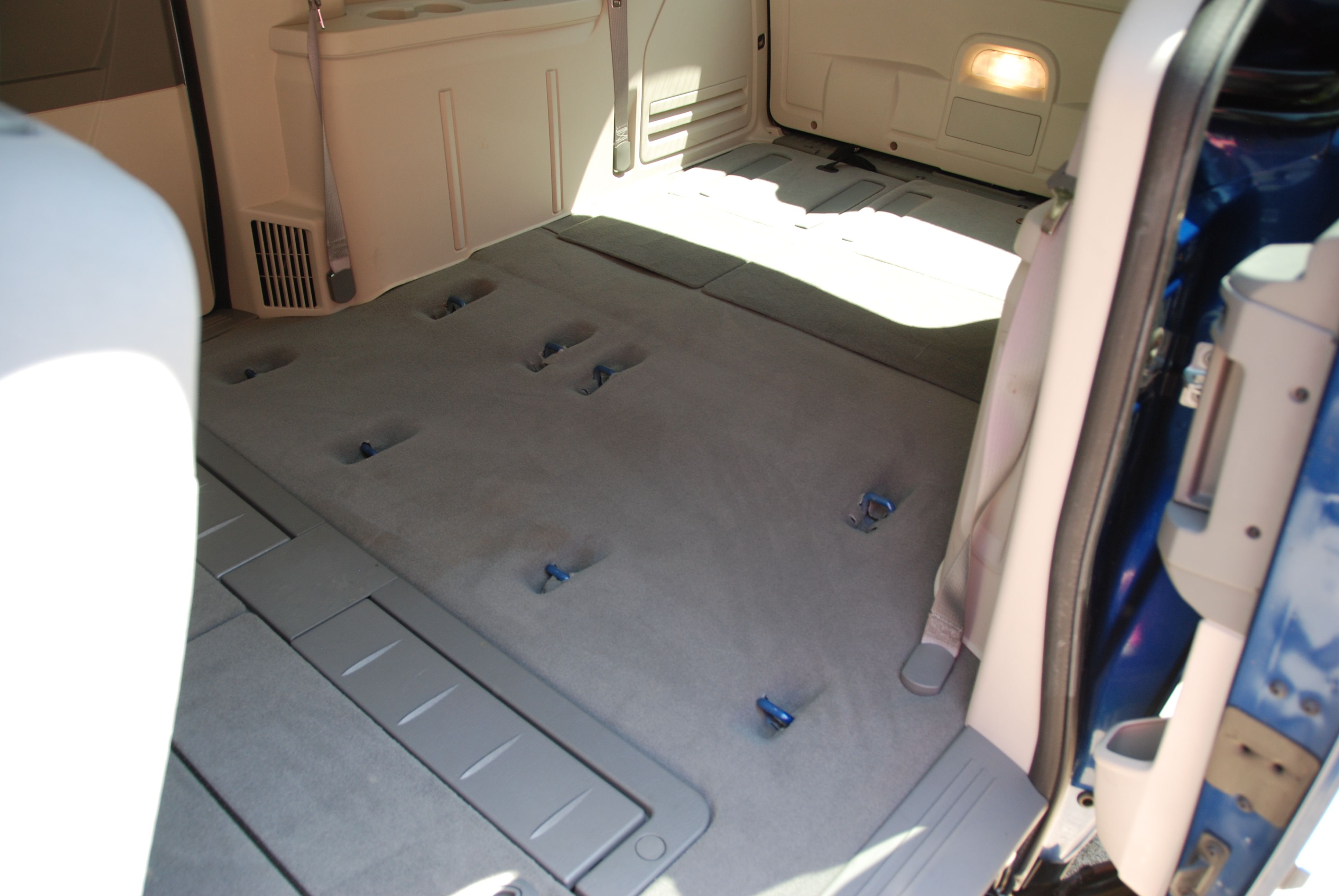 Used 2010 Dodge Grand Caravan SE FWD image 19