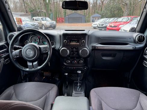 Used 2014 Jeep Wrangler Unlimited Sport image 15