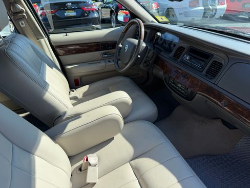 Used 2007 Mercury Grand Marquis LS w/ Premium Package RWD image 16