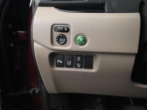 Used 2016 Honda Pilot Touring image 38