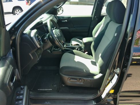 Used 2020 Toyota Tacoma image 26