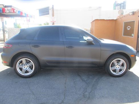 Used 2017 Porsche Macan image 2