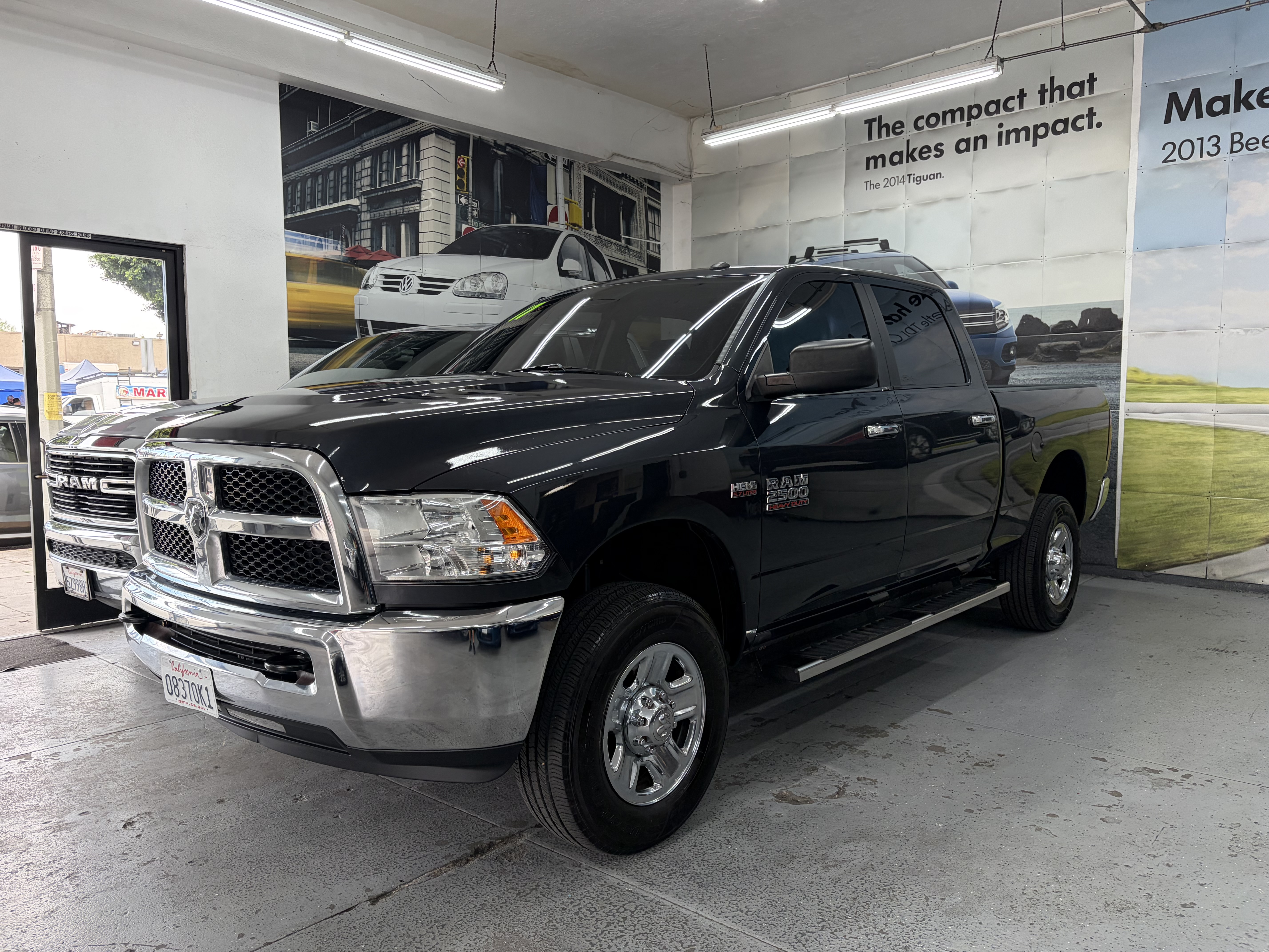 Used 2017 RAM 2500 4x4 Crew Cab SLT image 1