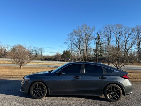 Used 2022 Honda Civic Sport Touring image 4