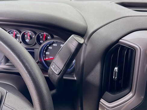 Used 2022 Chevrolet Silverado 1500 Limited Custom image 17