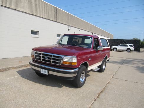 Used 1993 Ford Bronco Eddie Bauer AWD/4WD image 2