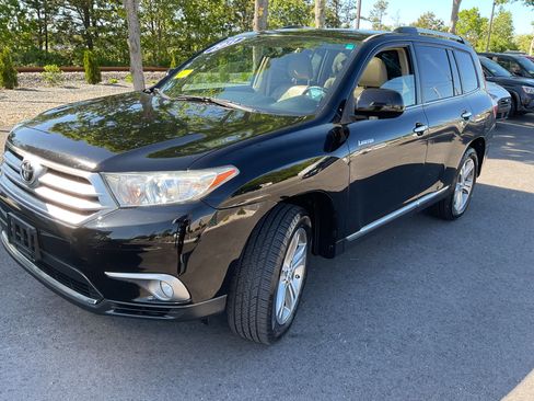 Used 2011 Toyota Highlander 4WD Limited image 3
