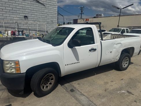 Used 2008 Chevrolet Silverado 1500 2WD Regular Cab image 3