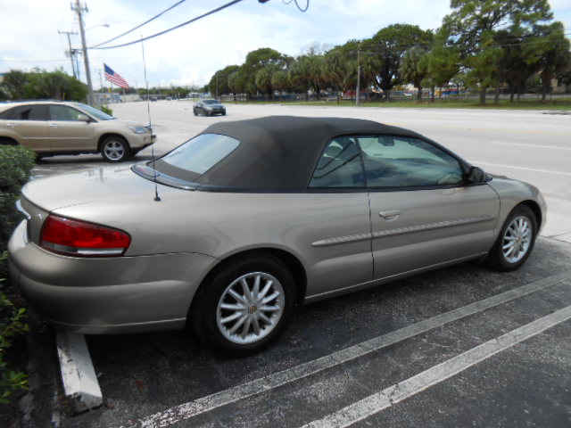 Used 2003 Chrysler Sebring LXi Convertible FWD image 4