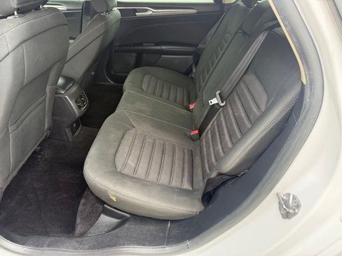 Used 2017 Ford Fusion SE image 7