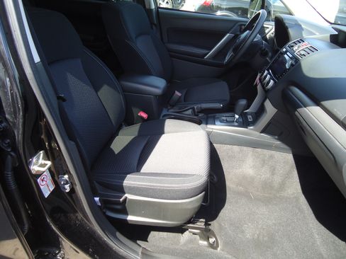 Used 2017 Subaru Forester 2.5i Premium AWD/4WD image 10