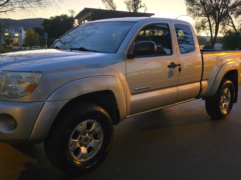 Used 2007 Toyota Tacoma PreRunner image 14