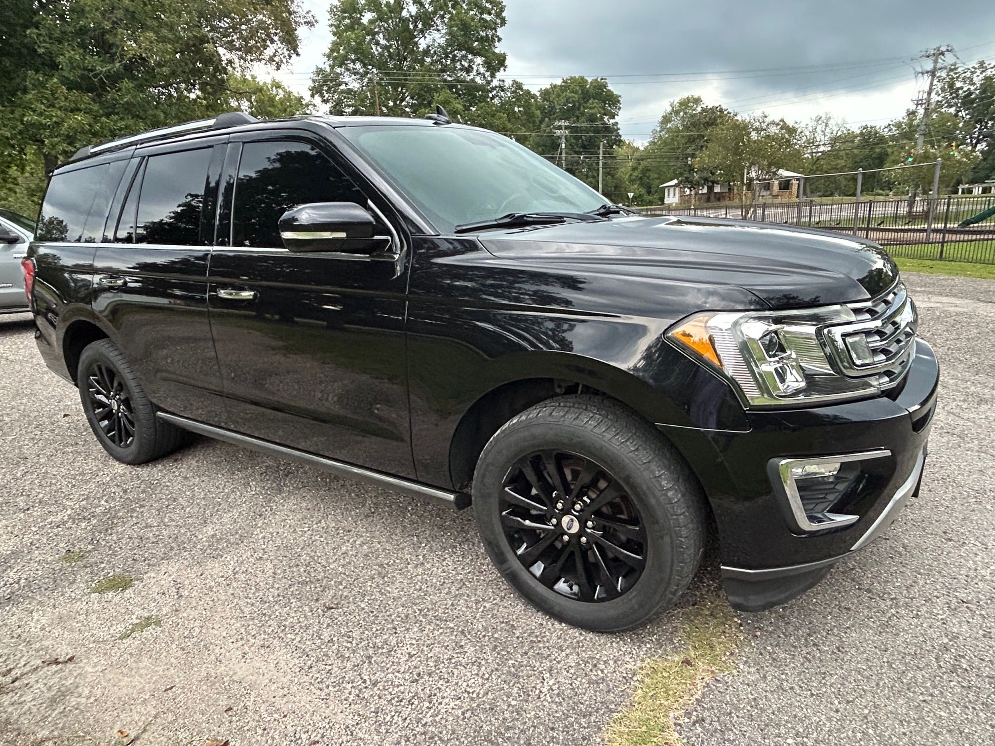 Used 2019 Ford Expedition 4WD Limited image 4