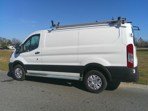 Used 2024 Ford Transit 250 XL image 14