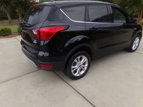 Used 2019 Ford Escape 4WD SE image 5