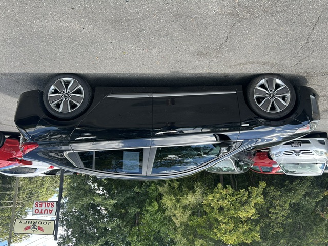 Used 2018 Hyundai Ioniq Hybrid Limited w/ Ultimate Pkg FWD image 2