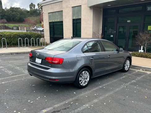 Used 2015 Volkswagen Jetta SE image 5