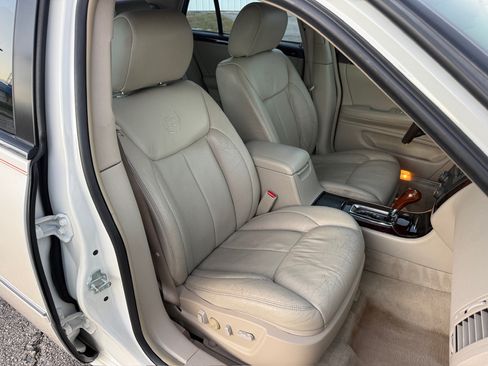 Used 2009 Cadillac DTS Luxury image 11