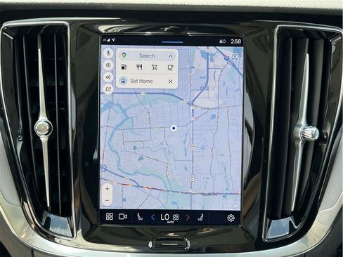 Used 2024 Volvo S60 B5 Core image 38