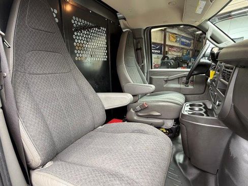 Used 2025 Chevrolet Express 2500 UNAVAIL RWD image 13