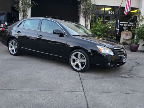 Used 2005 Toyota Avalon Limited image 2