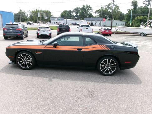 Used 2022 Dodge Challenger R/T Plus image 1