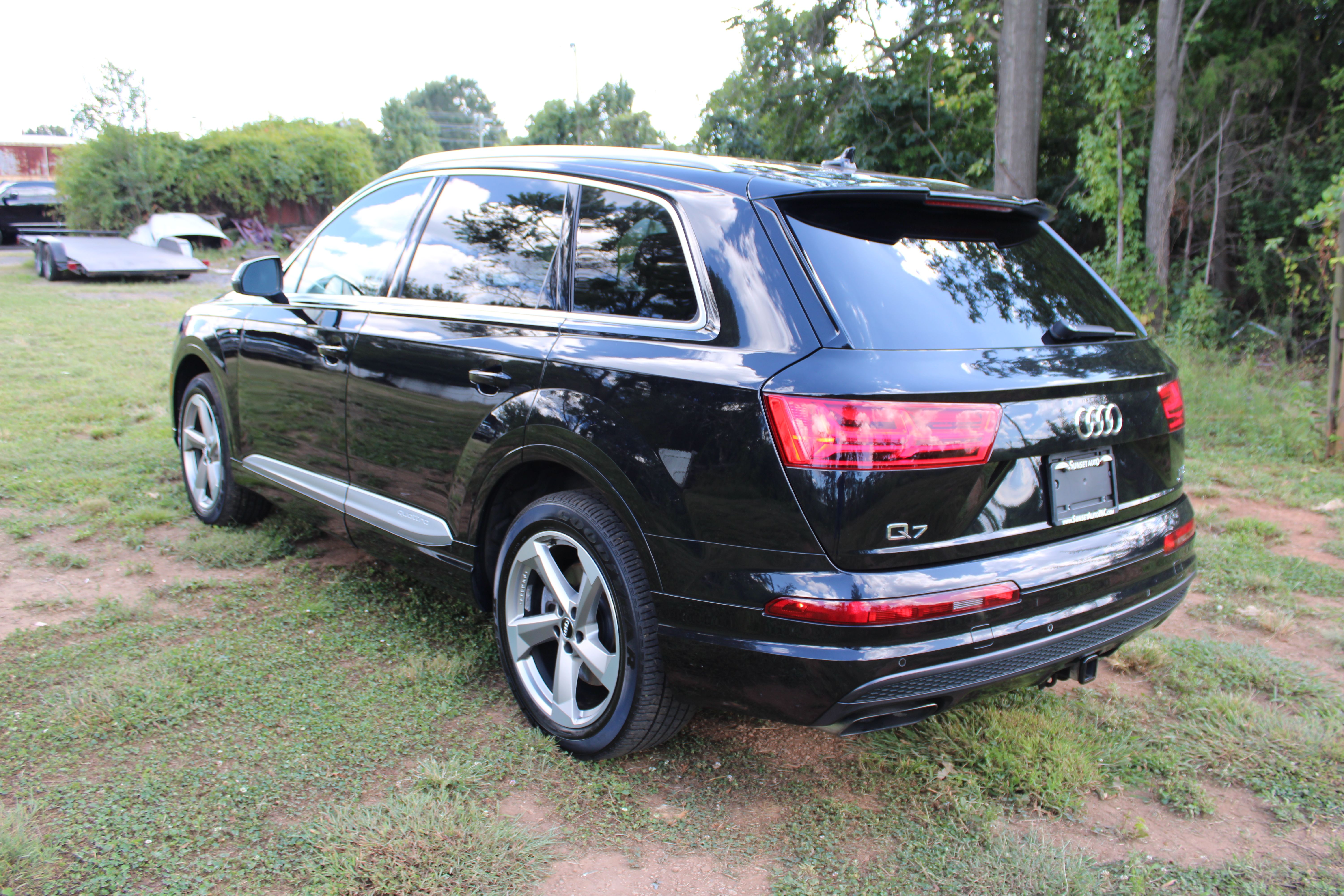 Used 2017 Audi Q7 3.0T Prestige w/ S Line AWD/4WD image 22