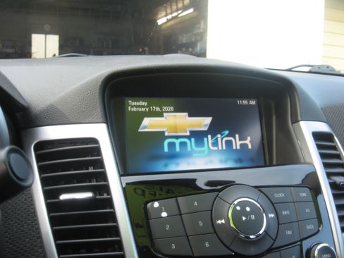 Used 2014 Chevrolet Cruze Eco image 11