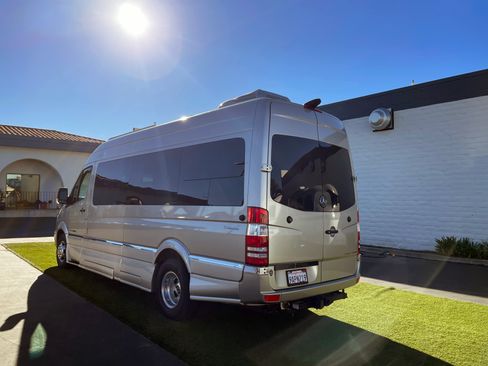 Used 2014 Mercedes-Benz Sprinter 4500 image 3