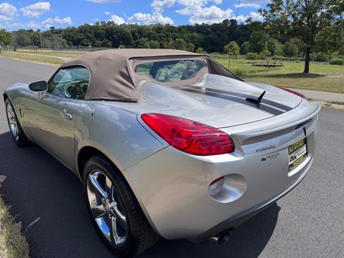 Used 2008 Pontiac Solstice GXP image 26