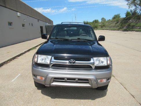 Used 2001 Toyota 4Runner 4WD Limited image 3