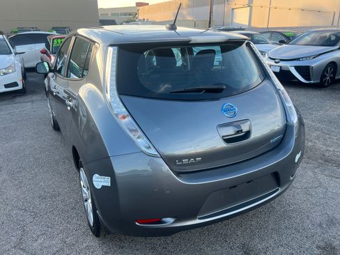 Used 2015 Nissan Leaf S image 16