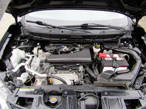 Used 2016 Nissan Rogue SV image 16