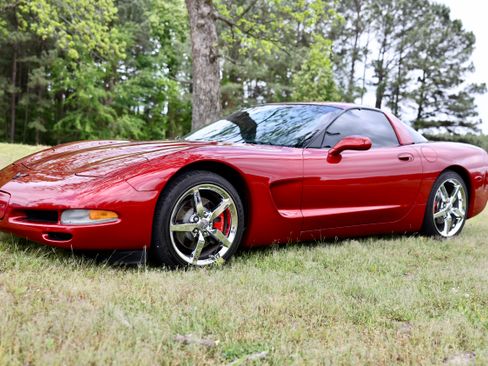 Used 1999 Chevrolet Corvette RWD image 9