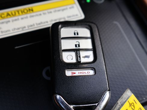 Used 2020 Honda CR-V Touring image 40