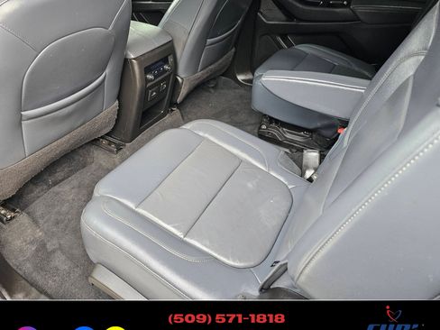 Used 2021 Chevrolet Traverse LT image 19