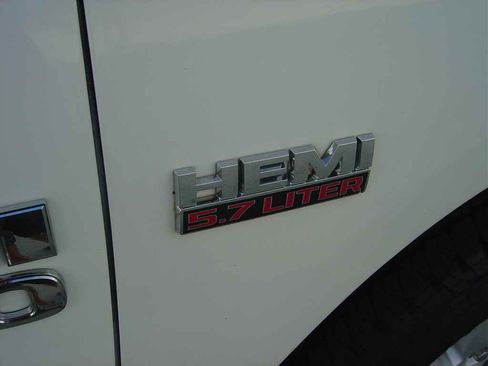 Used 2018 RAM 1500 Express image 15