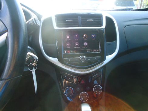 Used 2020 Chevrolet Sonic LT Hatchback FWD image 2