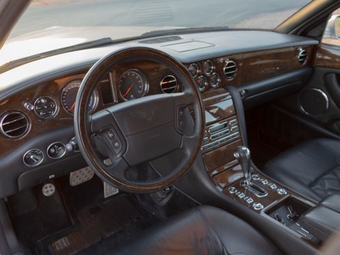 Used 2005 Bentley Arnage T image 12