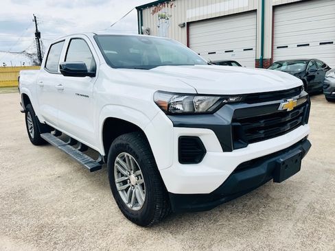 Used 2025 Chevrolet Colorado image 1