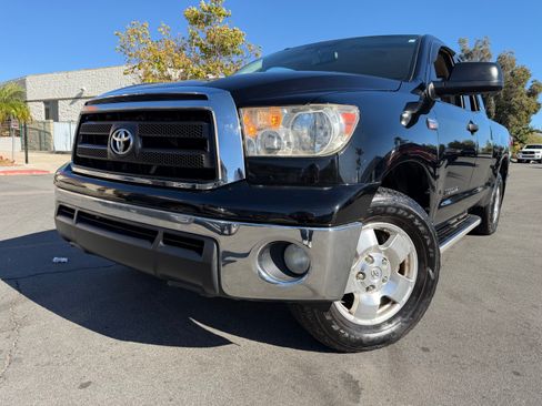 Used 2011 Toyota Tundra 4x4 Double Cab w/ SR5 & TRD image 5