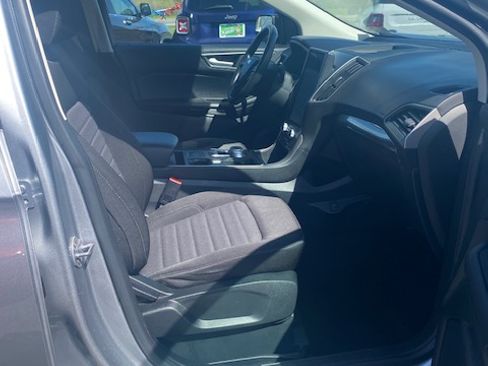 Used 2022 Ford Edge AWD SE image 14