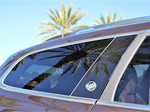 Used 2015 Buick Enclave Premium image 10