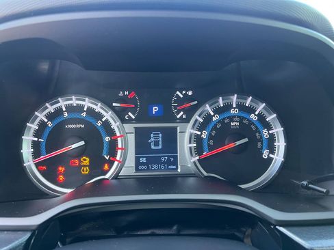 Used 2015 Toyota 4Runner Limited image 19