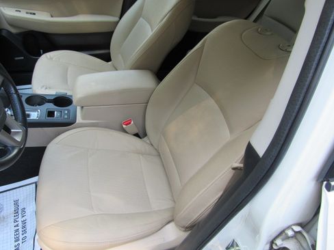 Used 2016 Subaru Outback 2.5i Limited AWD/4WD image 13