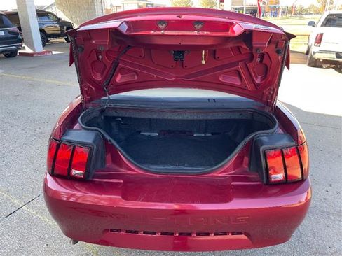 Used 2004 Ford Mustang image 5