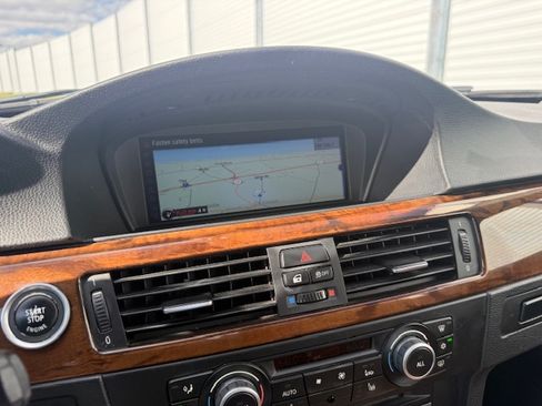 Used 2011 BMW 328i xDrive image 17